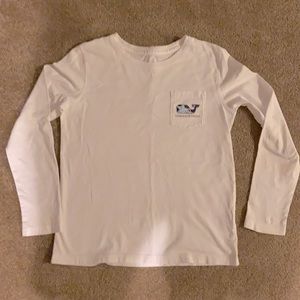 Vineyard long sleeve white tee w/ front pocket